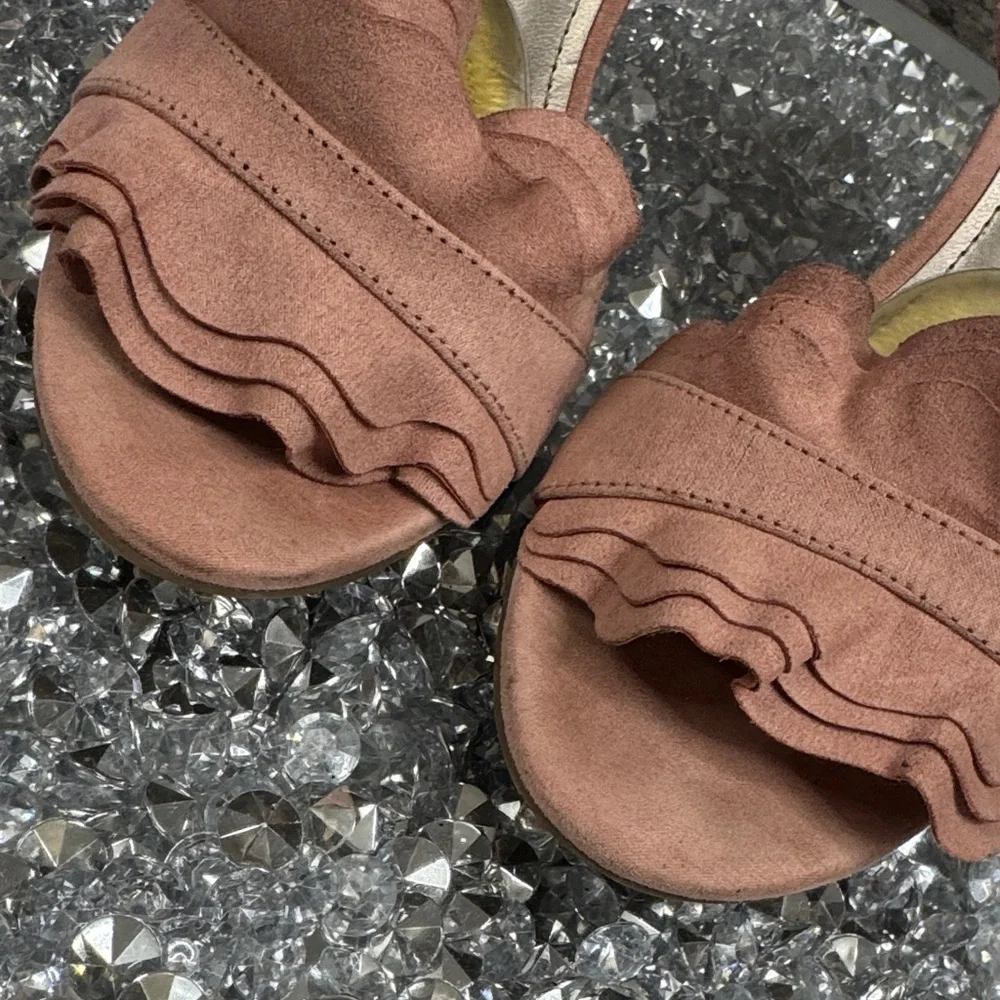 Worthington Blush Ruffle Heels 8